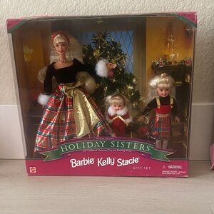 Barbie Holiday Sisters Gift Set with Gold and Red Plaid